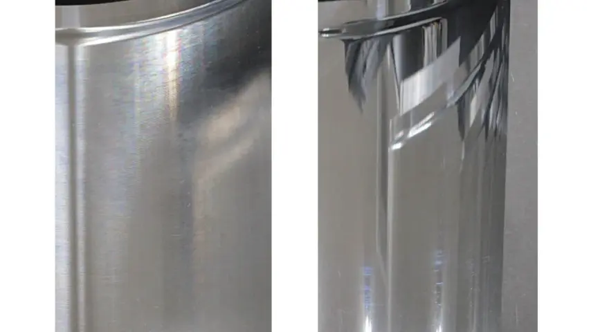 Dwa detale aluminiowe: jeden z widocznymi śladami po polerowaniu, drugi idealnie wypolerowany, lśniący.