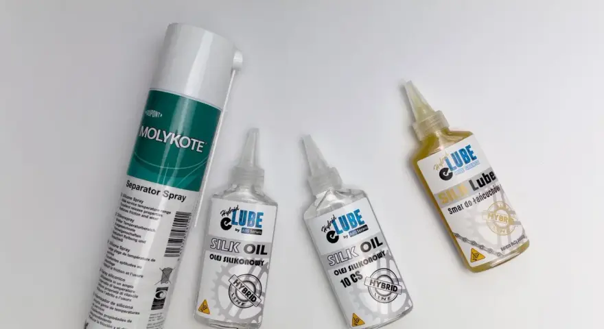 Smar silikonowy zastosowanie: Molykote Separator Spray i oleje Silk Lube do łańcuchów rowerowych.